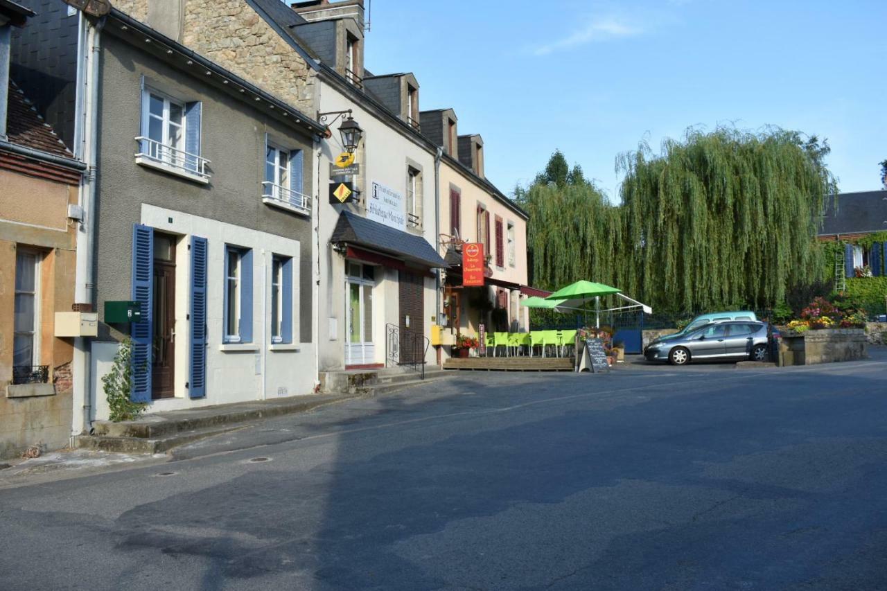 Place de la Fontaine Cheniers Exterior foto
